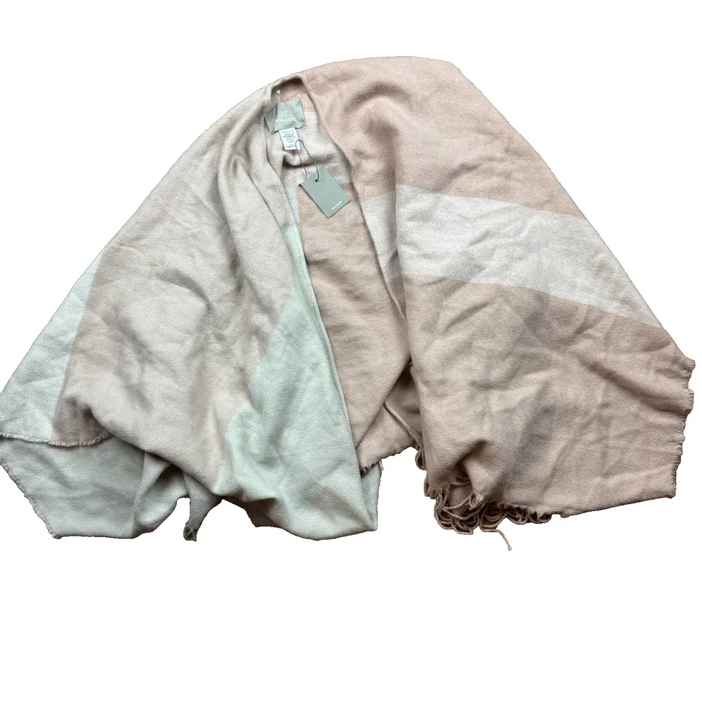 NWT Soia & Kyo Light Pink & Cream Colorblocked Open Poncho Scarf OS